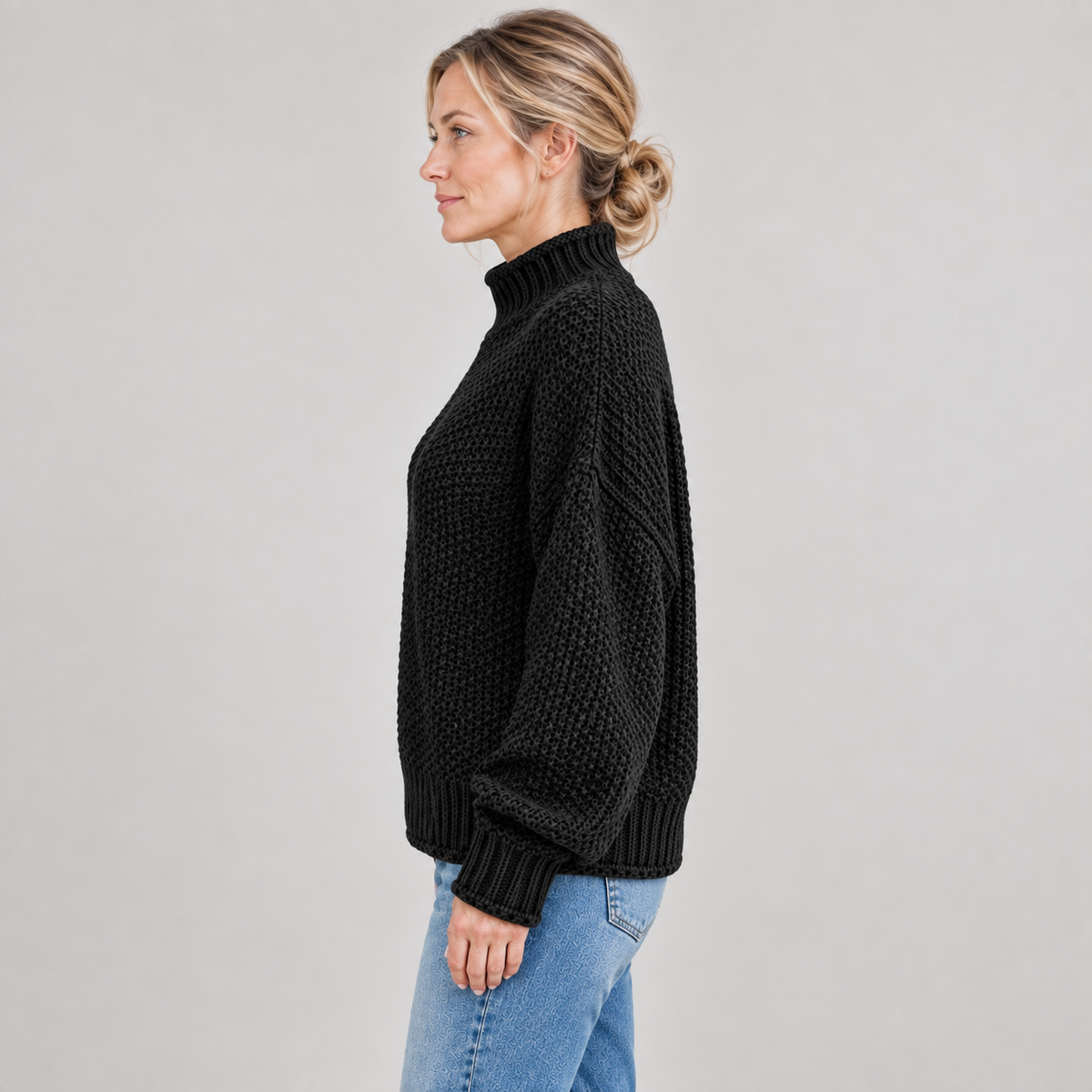 Valerianne — Black — side view