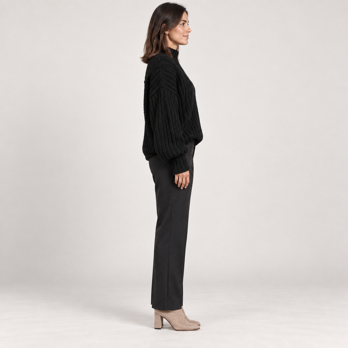 Aerynna — Black — side view