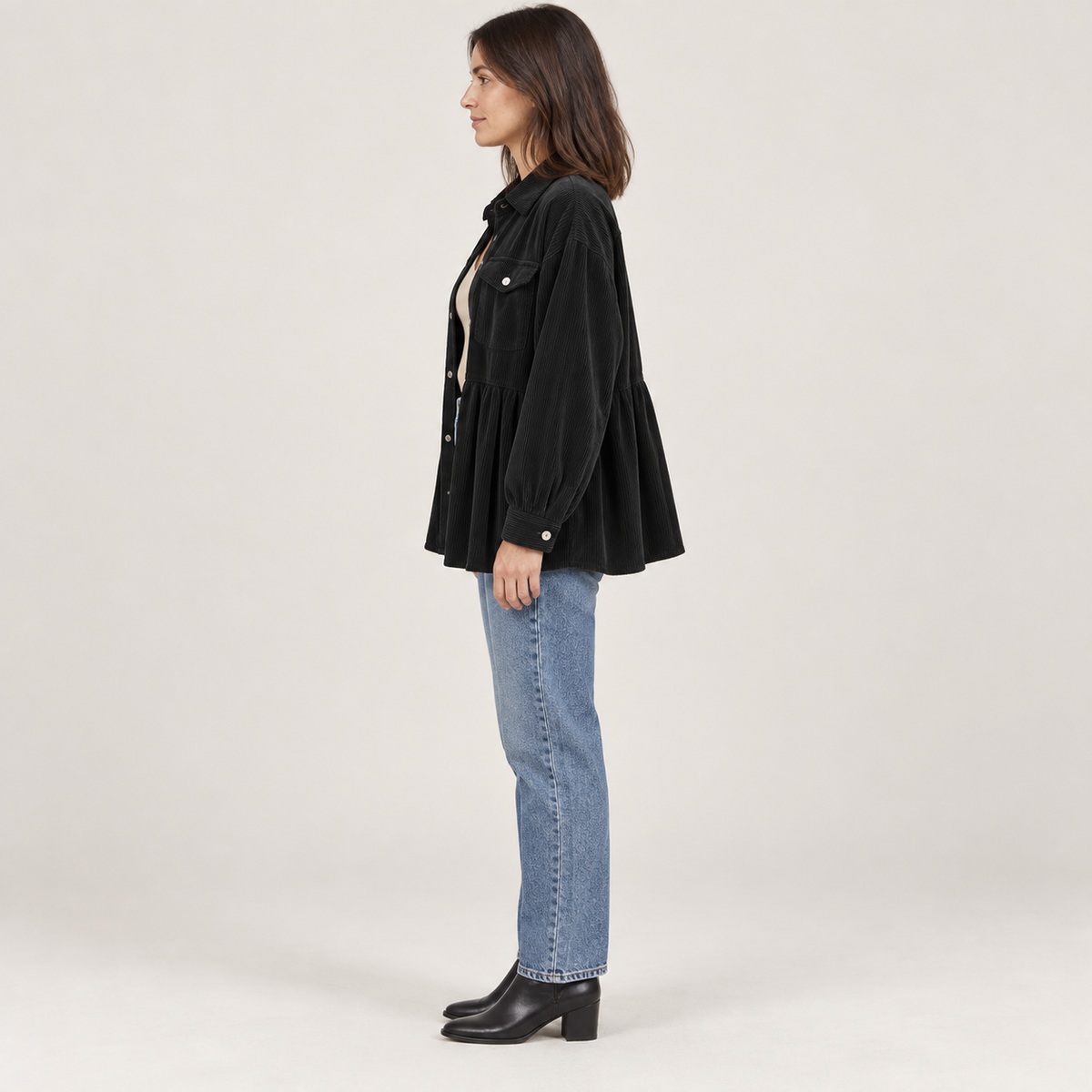 Varo — Black — side view