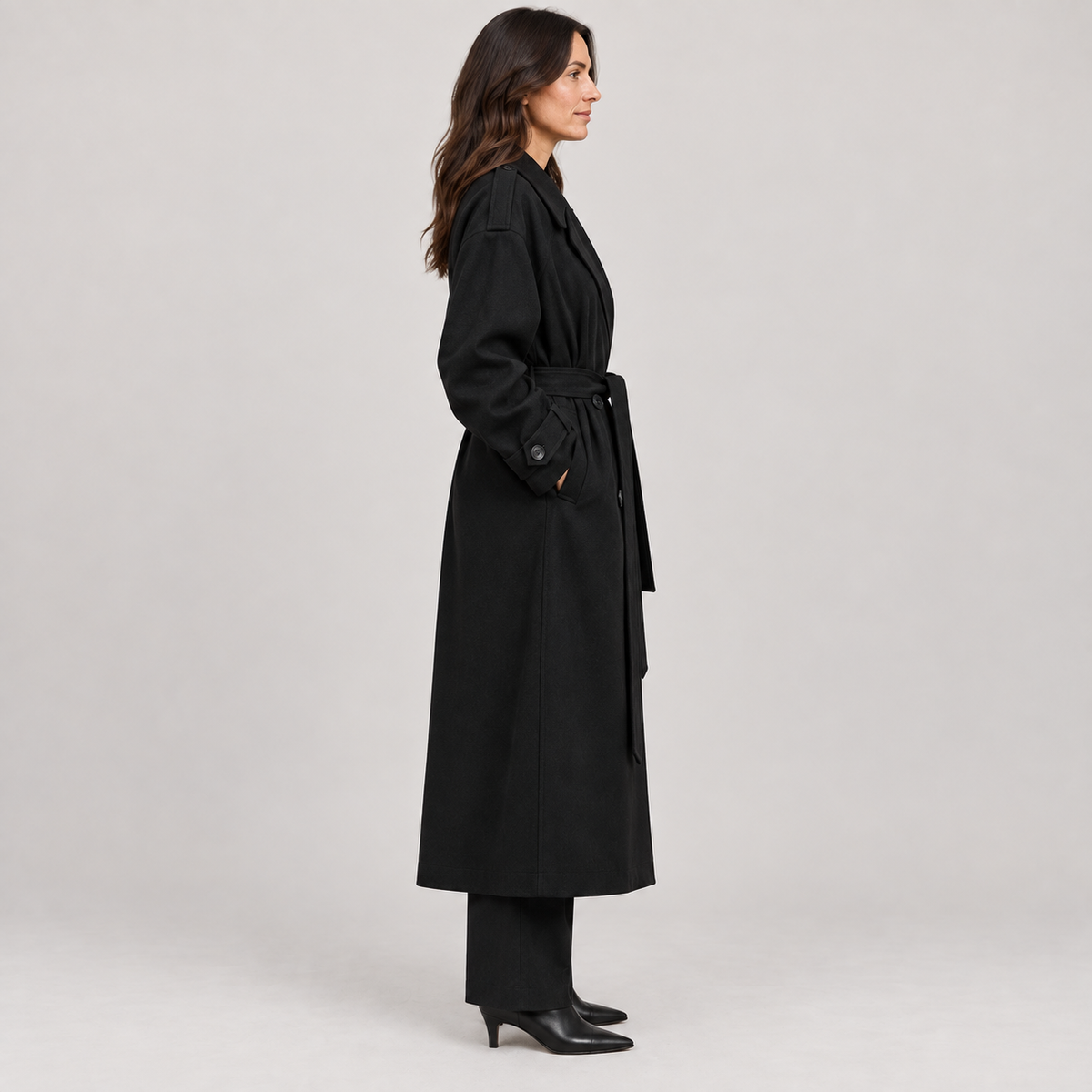 Clara — Black — side view