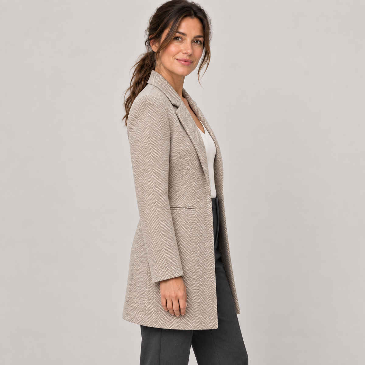 Freda — Apricot — side view