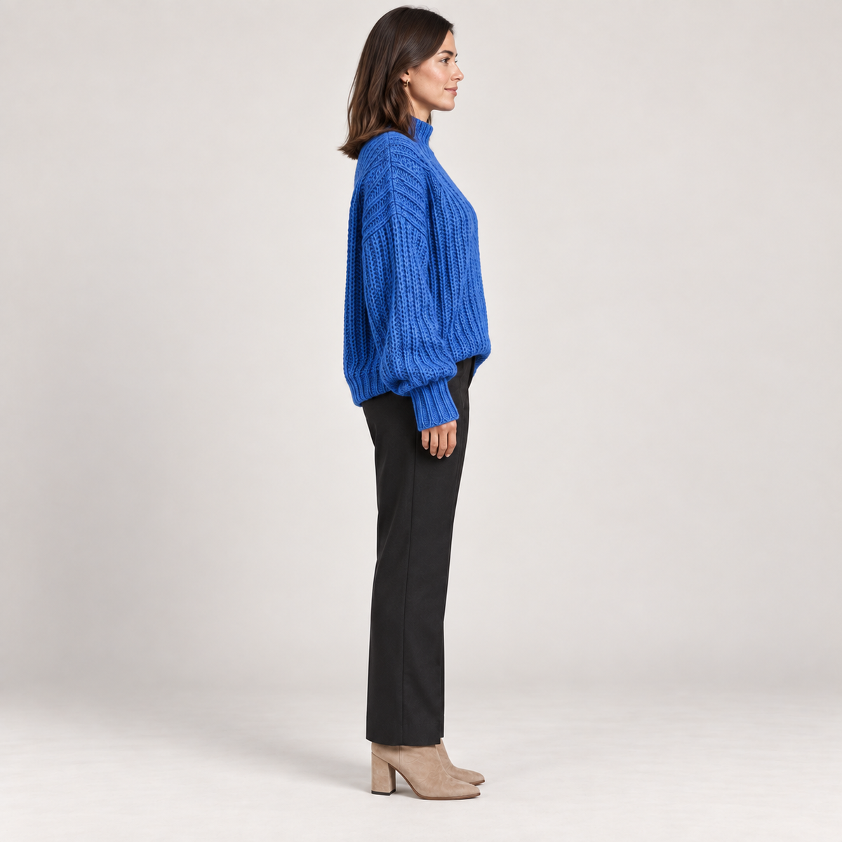Aerynna — Blue — side view