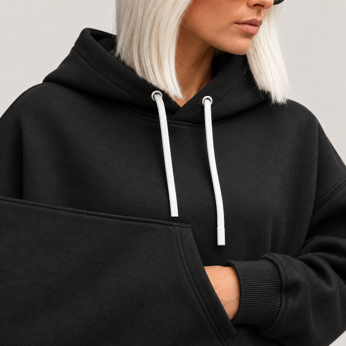 Maggie — Black — detail