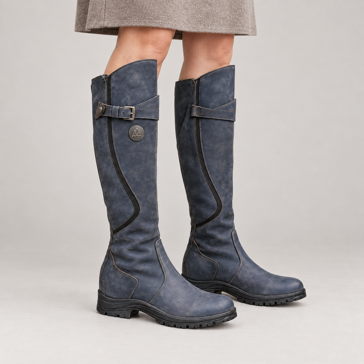 Rinley — Blue — on model