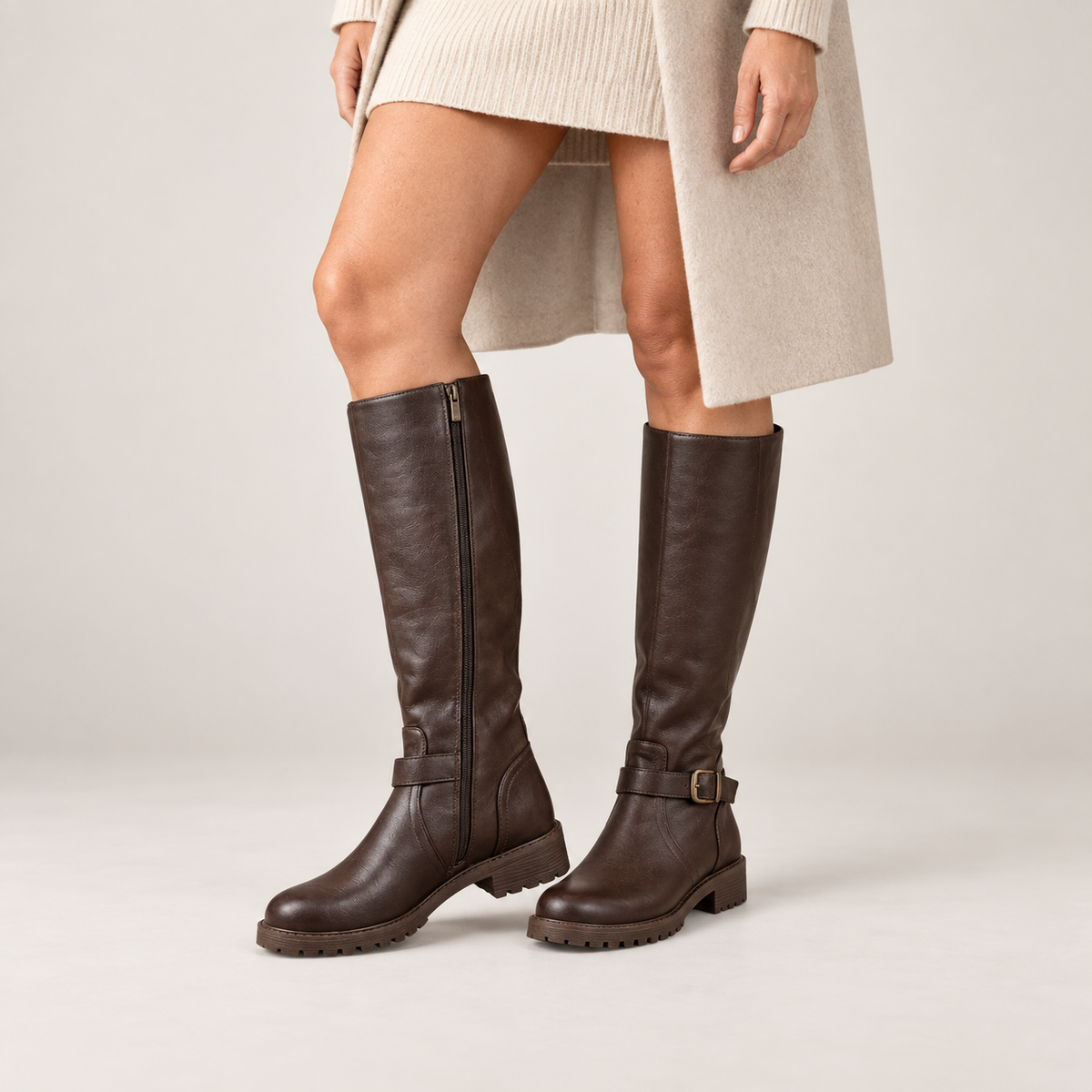 Vero — Dark Brown — on model