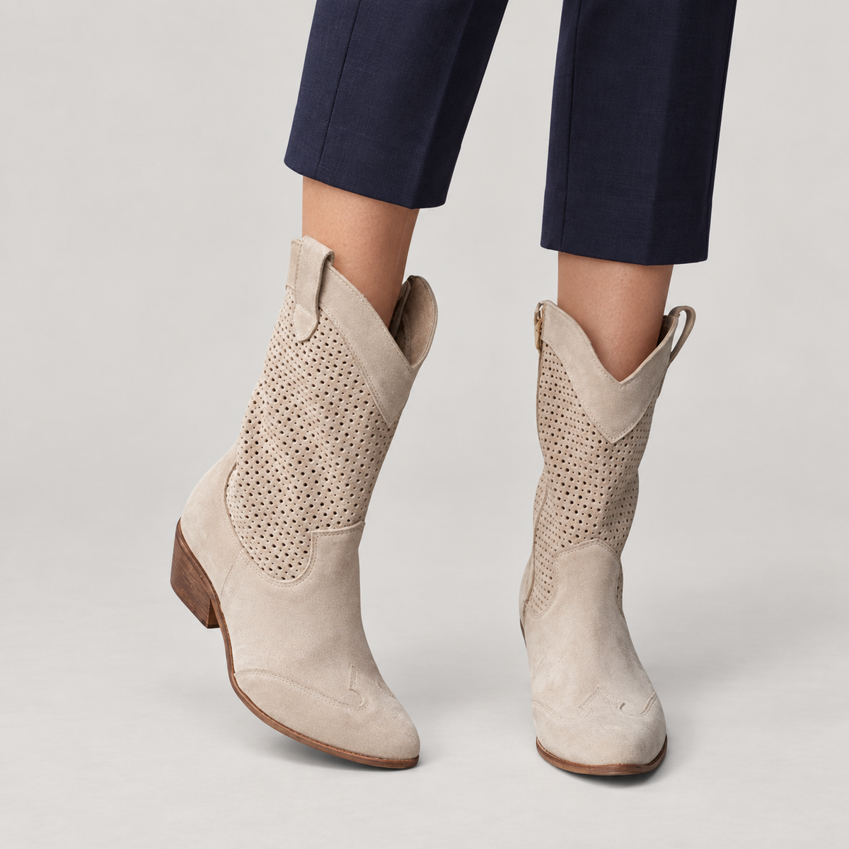 Rachel — Beige — on model