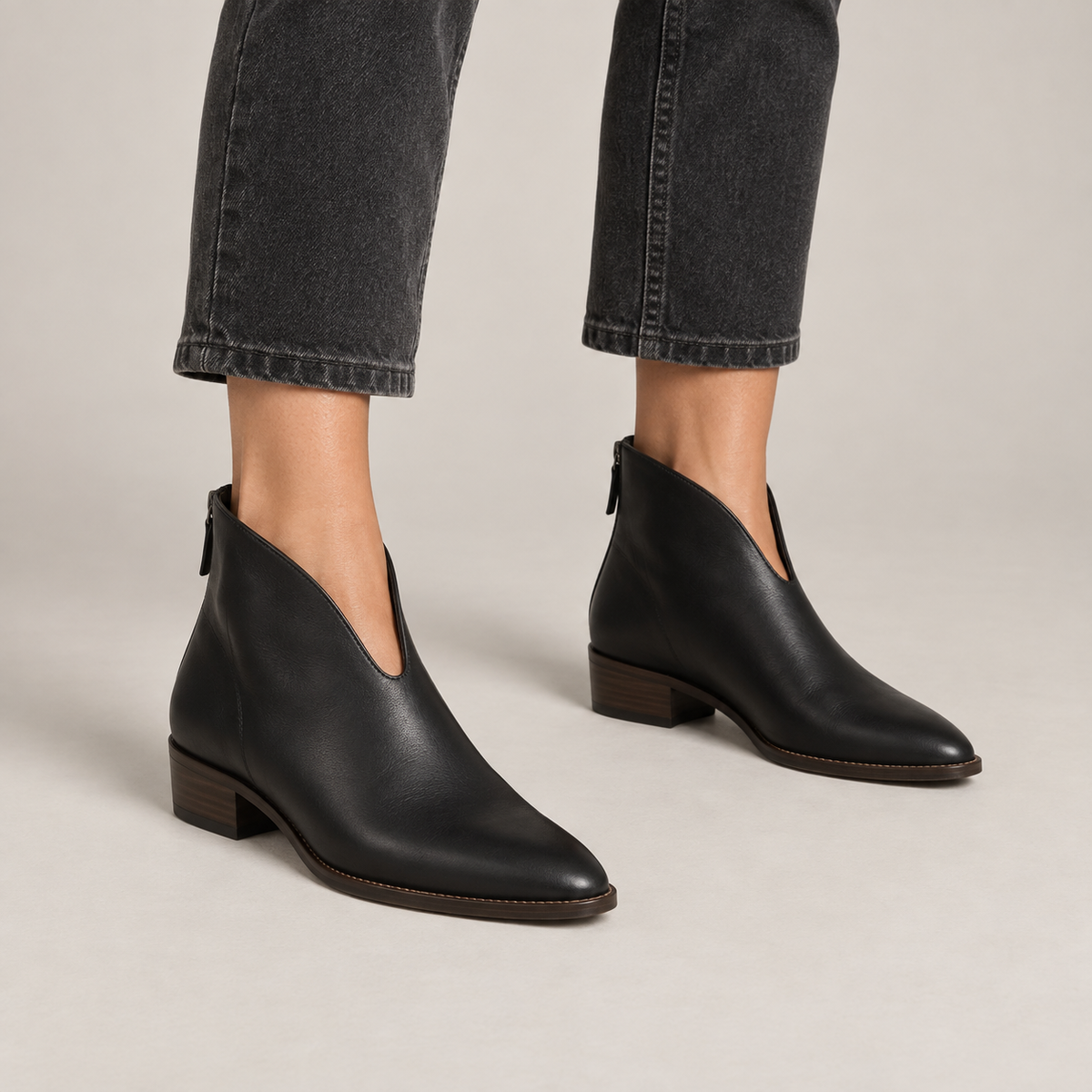 Lissie — Black — on model