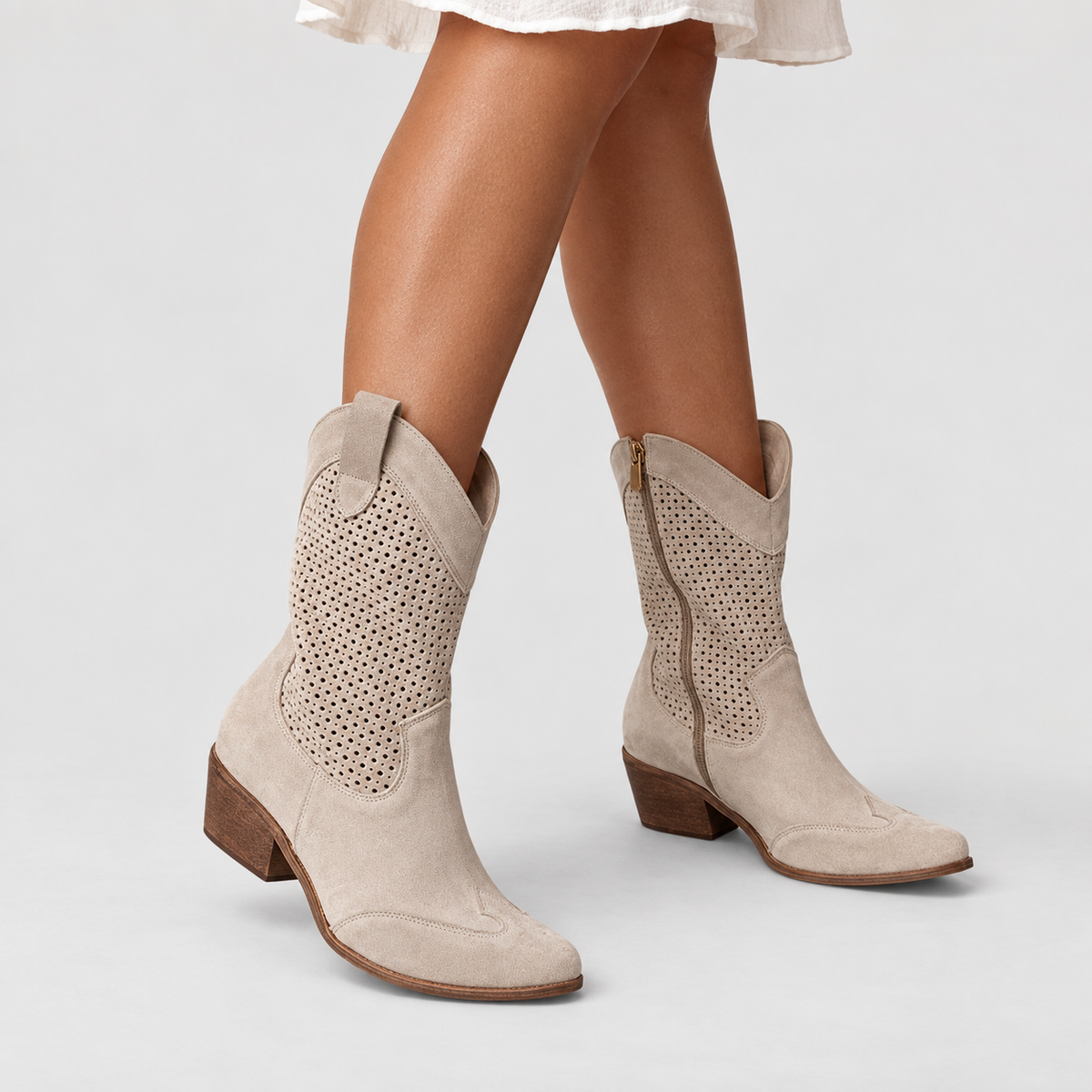 Rachel — Beige — on model